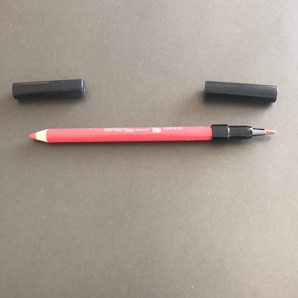 Shiseido smoothing lip pencil